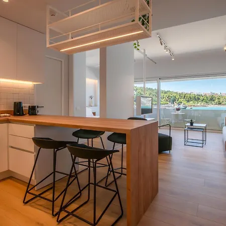 Live In Style Apartment *