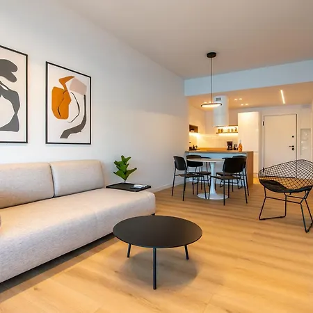 Live In Style *