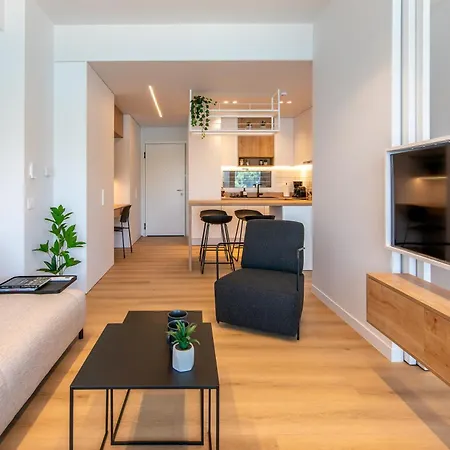 Live In Style Apartment *