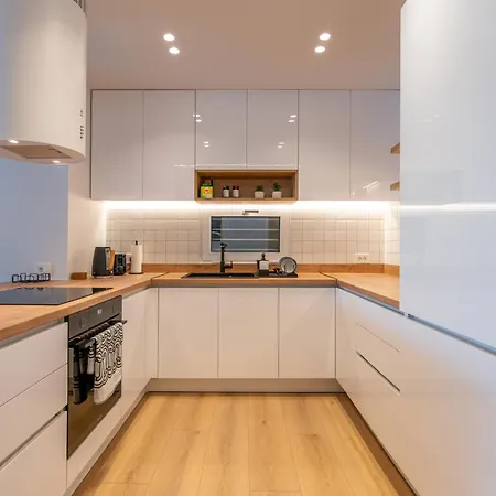 Live In Style Apartment *